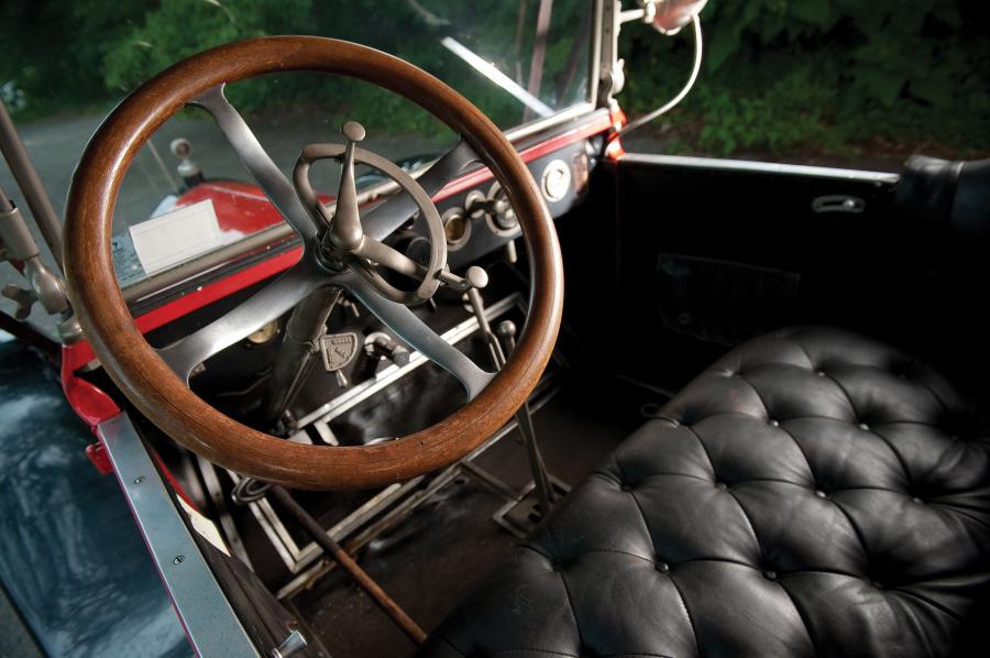 Торпедо Oakland Model 36 5-Passenger Touring 1914 года  (фото 3 из 3)